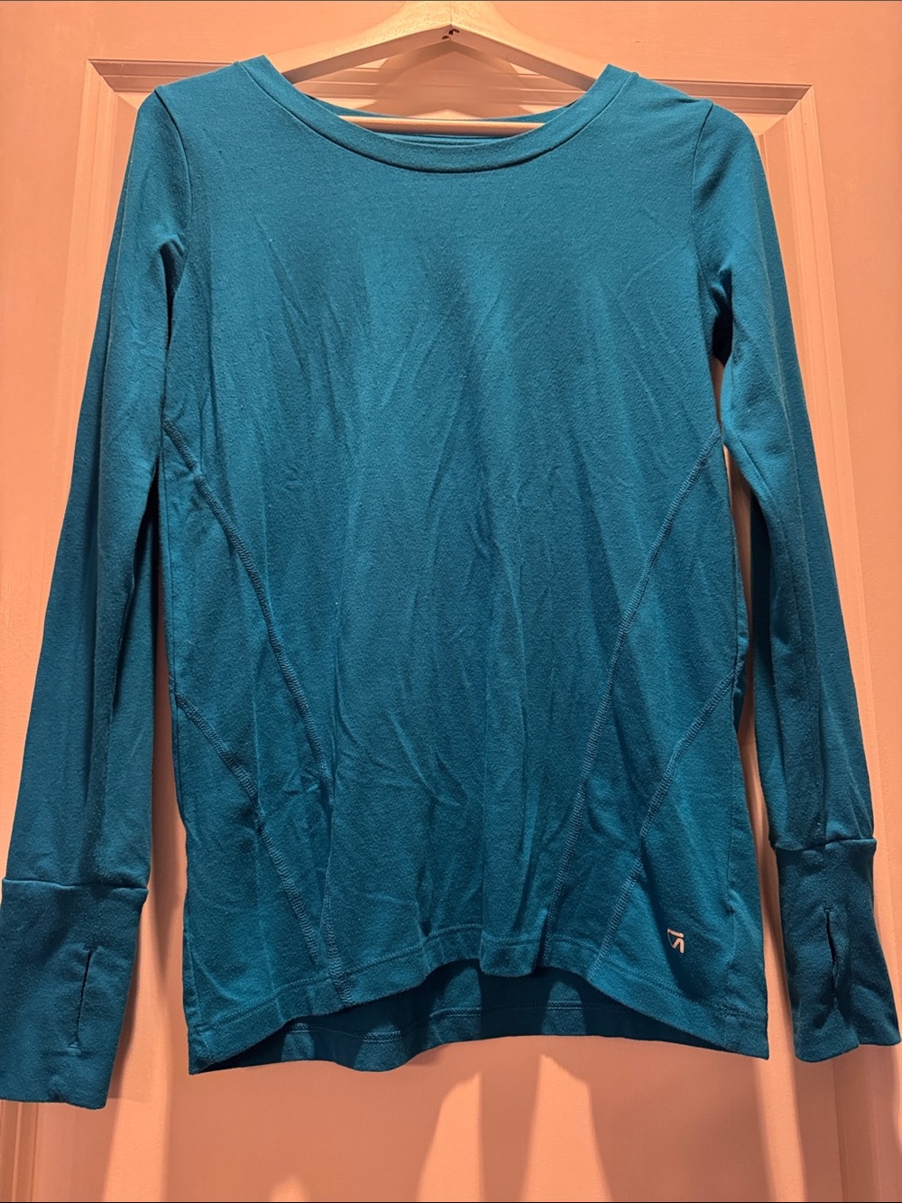 GAP Long-Sleeve Performance Tee in Teal Blue